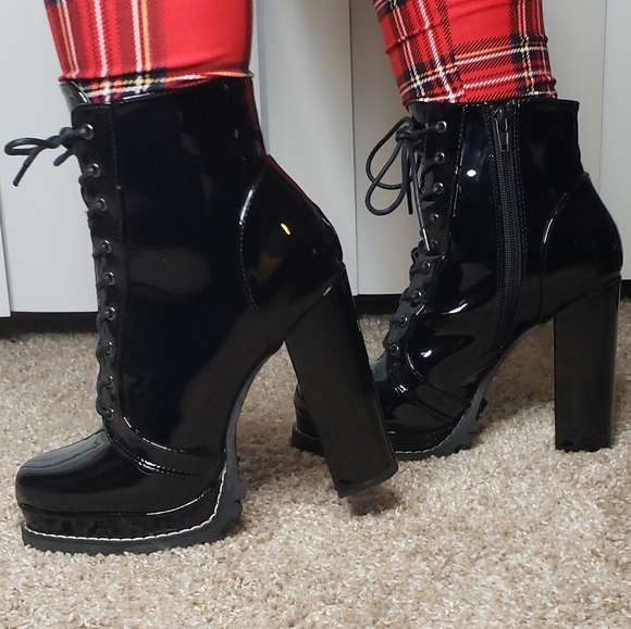 unk Shoes - Patent leather lace up booties